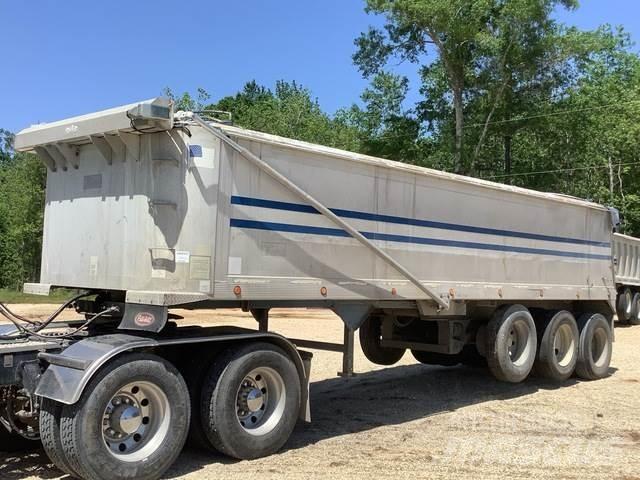 Travis S102 Tipper trailers