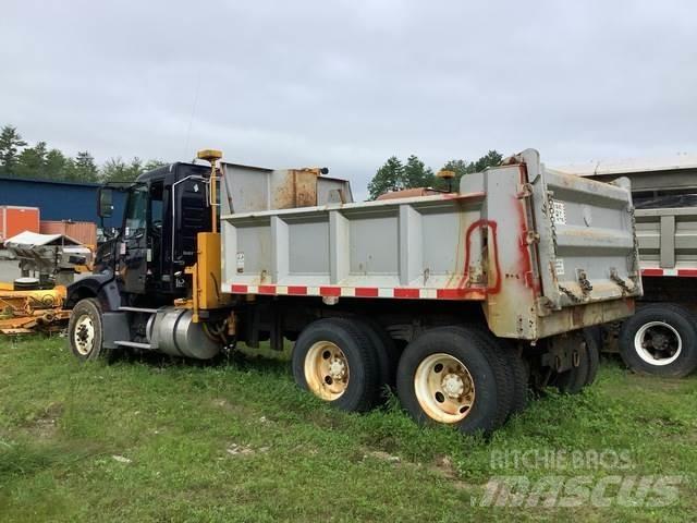 Volvo BM VHD Snow blades and plows