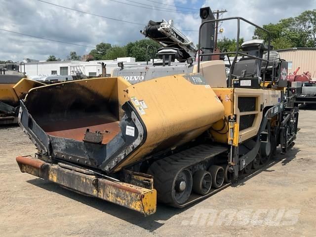 Volvo P7110 Asphalt pavers