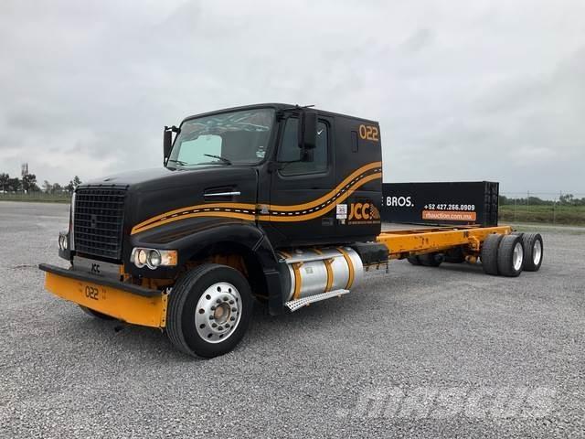 Volvo VHD64F Cabins and interior