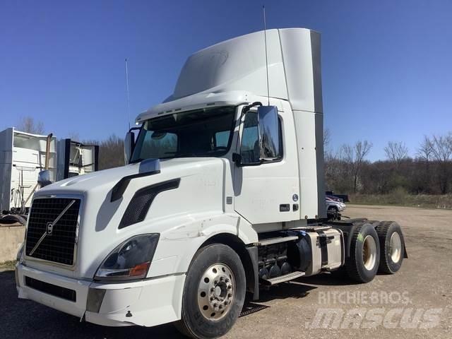 Volvo VNL Tractor Units