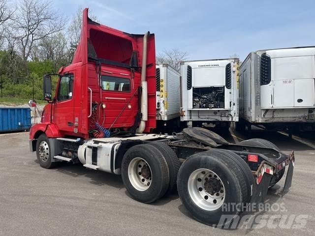 Volvo VNL Tractor Units