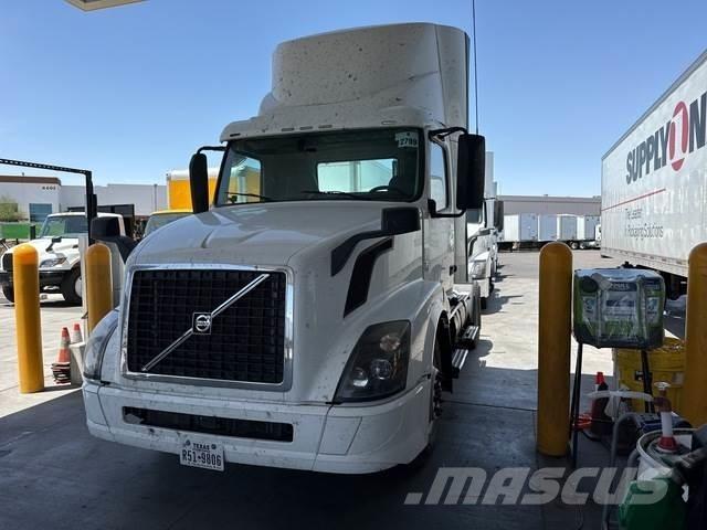 Volvo VNL Tractor Units