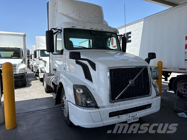 Volvo VNL Tractor Units