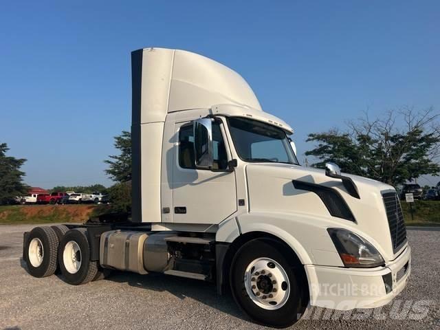 Volvo VNL Tractor Units