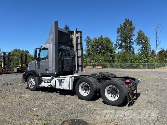 Volvo VNL Tractor Units