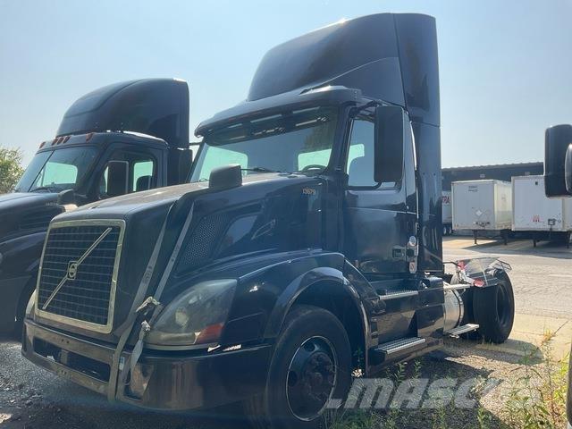 Volvo VNL Tractor Units