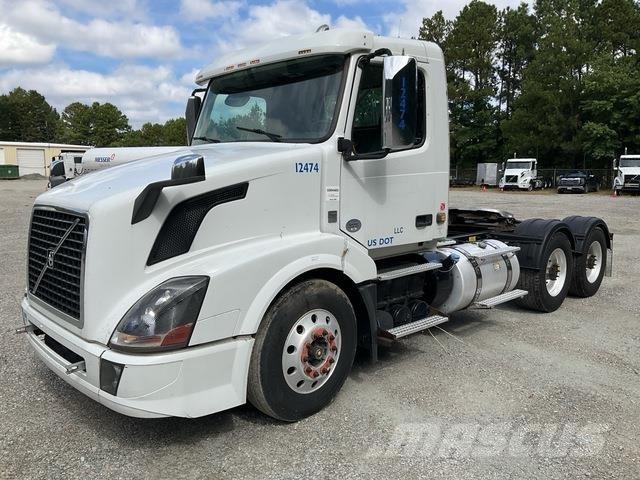 Volvo VNL Tractor Units