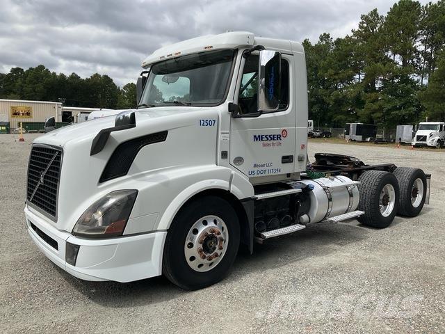 Volvo VNL Tractor Units