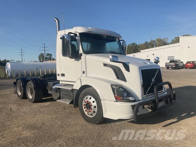 Volvo VNL Tractor Units