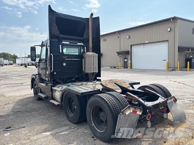 Volvo VNL Tractor Units