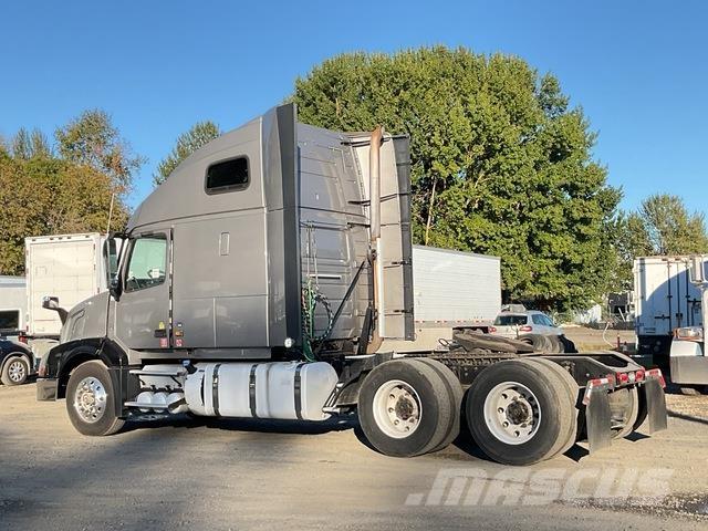 Volvo VNL Tractor Units