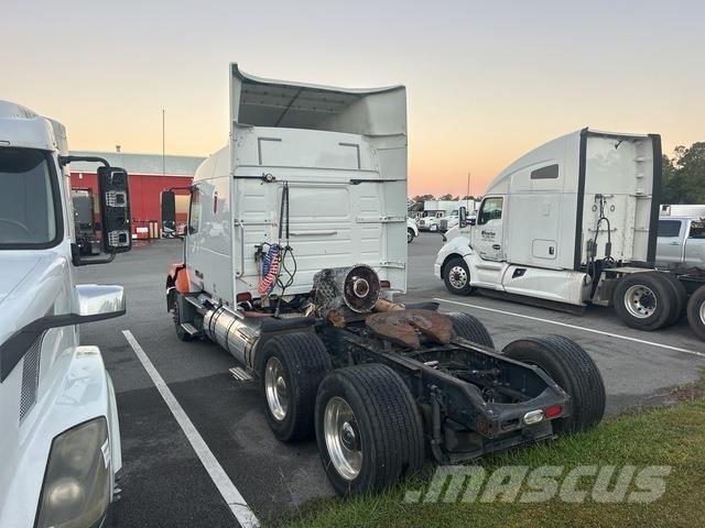 Volvo VNL Tractor Units
