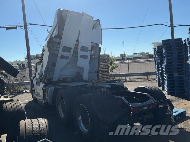 Volvo VNL Tractor Units