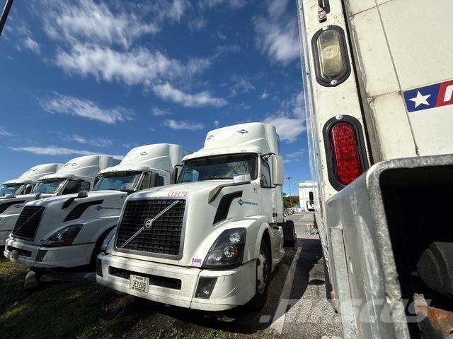 Volvo VNL Tractor Units