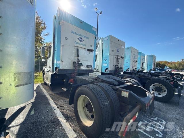 Volvo VNL Tractor Units