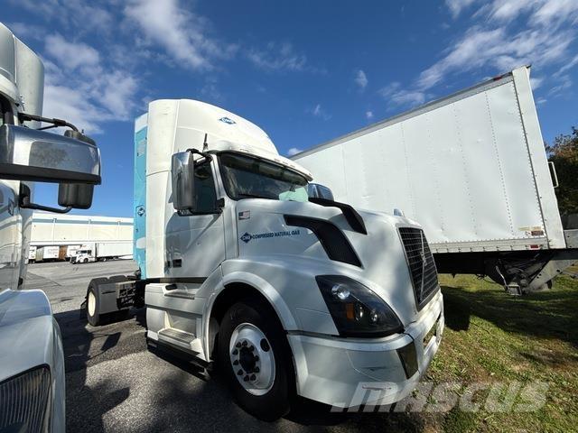 Volvo VNL Tractor Units