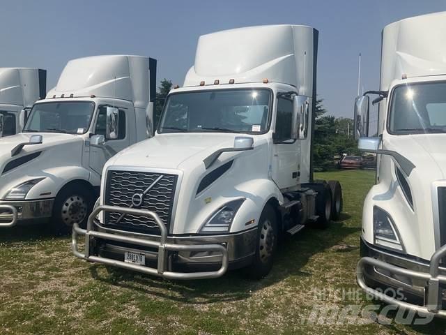 Volvo VNL 300 Tractor Units