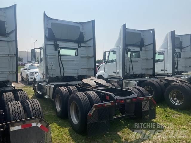 Volvo VNL 300 Tractor Units