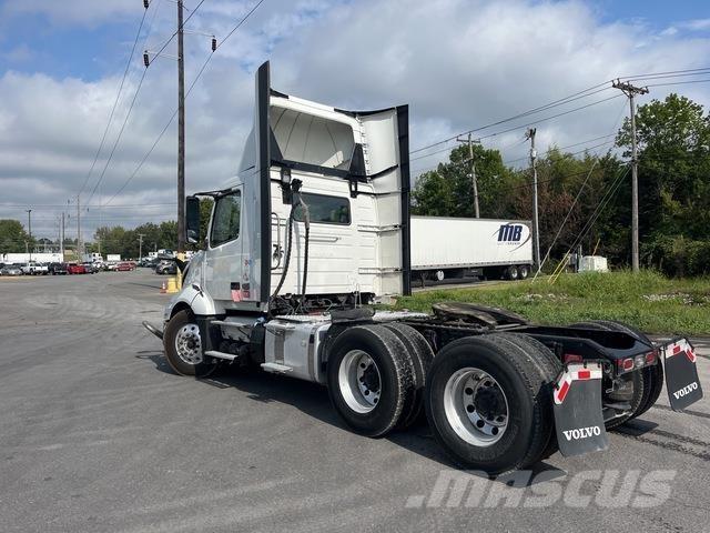 Volvo VNL 300 Tractor Units