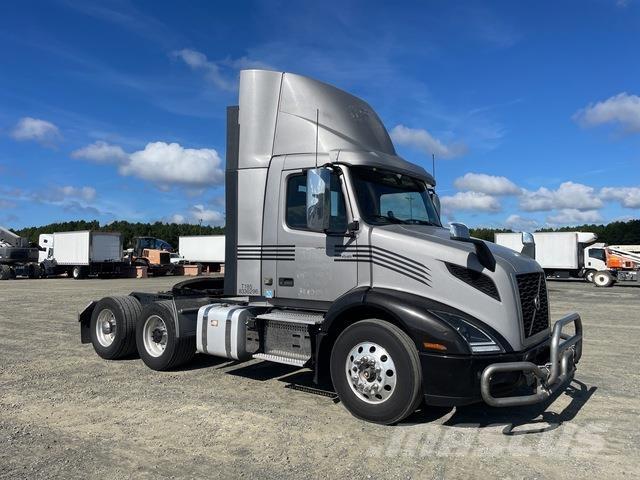 Volvo VNL 300 Tractor Units