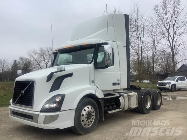 Volvo VNL300 Tractor Units