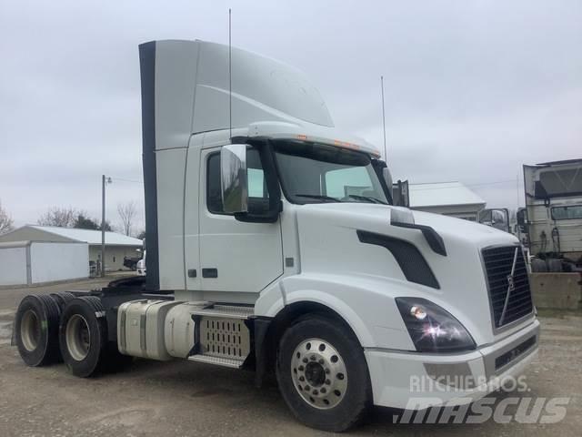 Volvo VNL300 Tractor Units