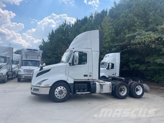 Volvo VNL300 Tractor Units