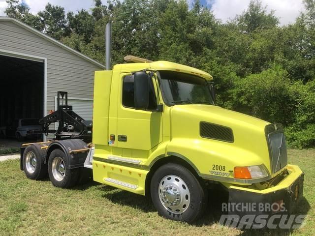 Volvo VNL64T Tractor Units