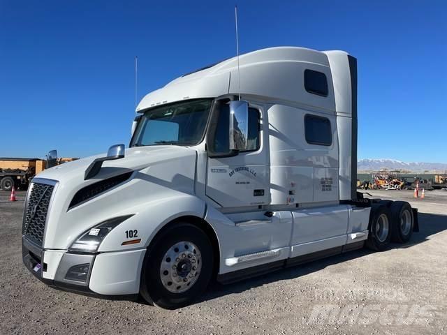 Volvo VNL860 Tractor Units