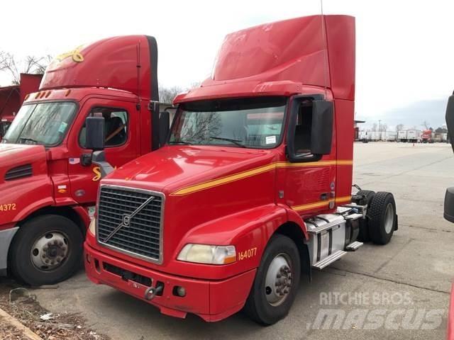 Volvo VNM42T Tractor Units