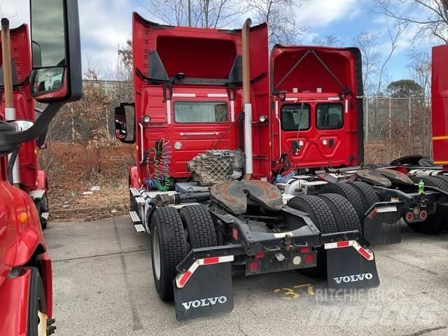 Volvo VNM42T Tractor Units
