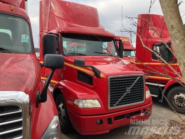 Volvo VNM42T Tractor Units
