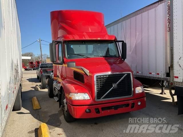Volvo VNM42T Tractor Units