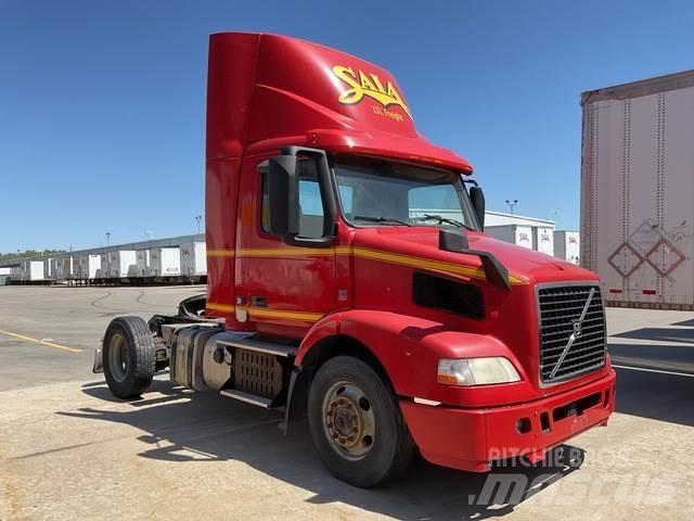 Volvo VNM42T Tractor Units