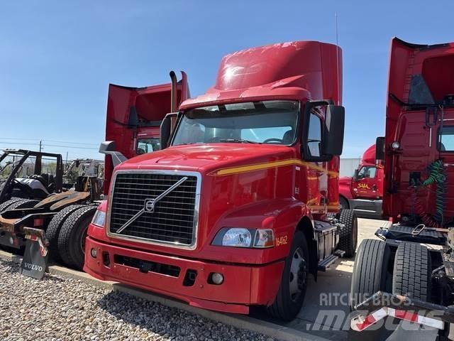 Volvo VNM42T Tractor Units