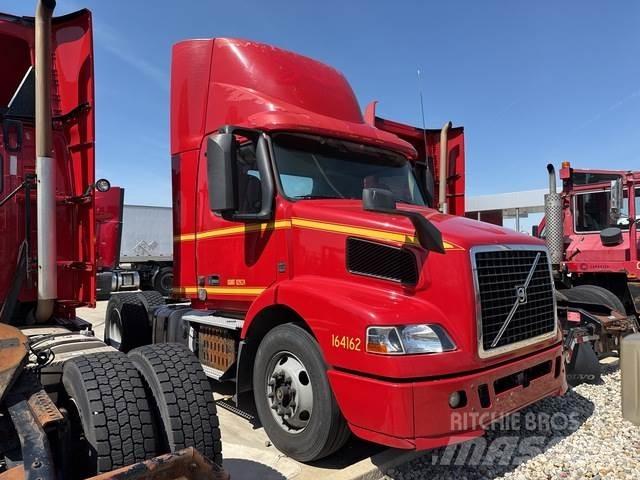 Volvo VNM42T Tractor Units