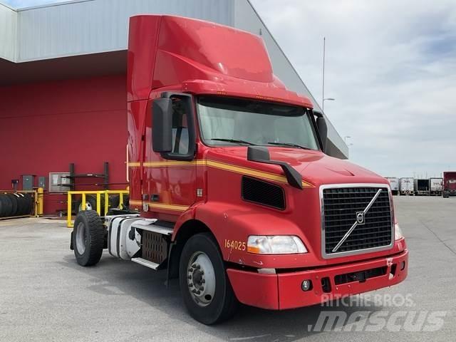 Volvo VNM42T Tractor Units