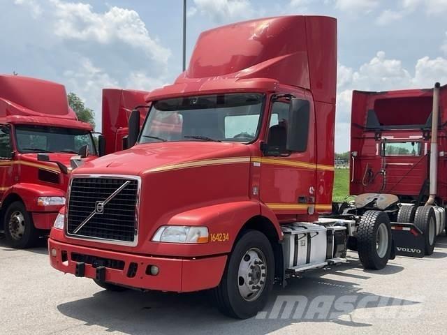 Volvo VNM42T Tractor Units
