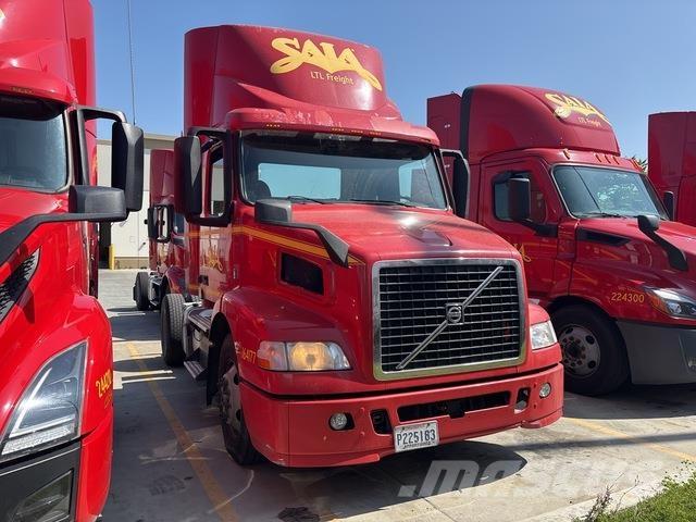 Volvo VNM42T Tractor Units