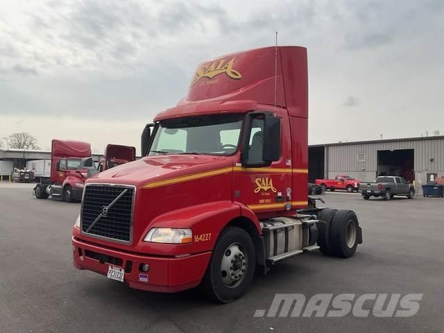 Volvo VNM42T Tractor Units