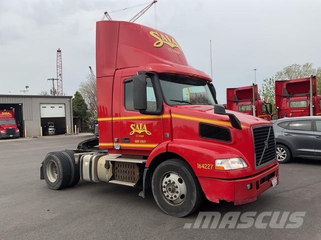 Volvo VNM42T Tractor Units