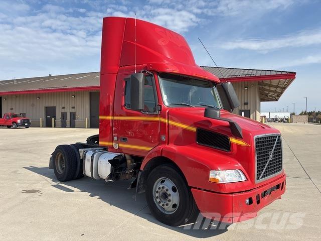 Volvo VNM42T Tractor Units