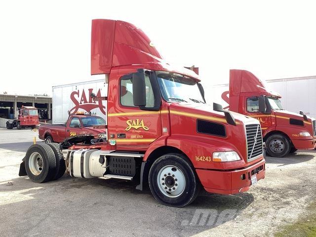 Volvo VNM42T Tractor Units