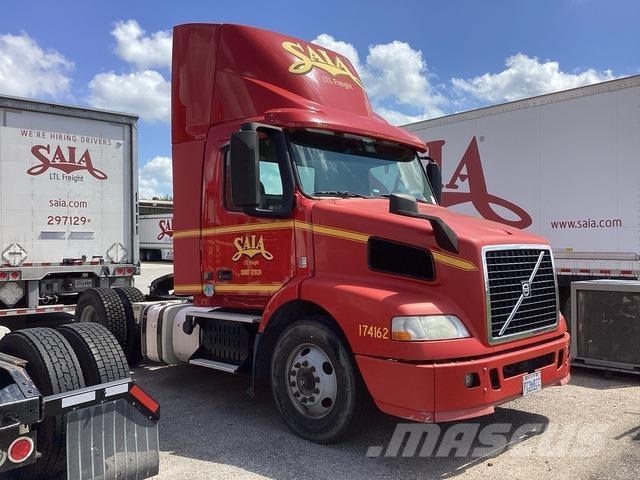 Volvo VNM42T Tractor Units