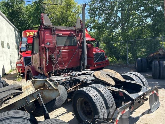 Volvo VNM42T Tractor Units