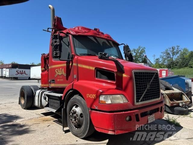 Volvo VNM42T Tractor Units