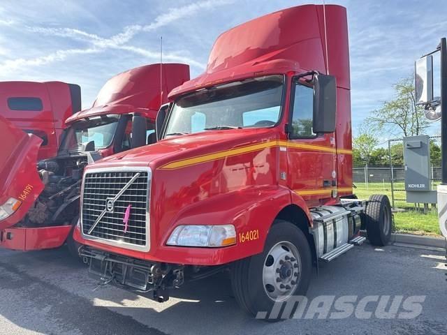 Volvo VNM42T Tractor Units