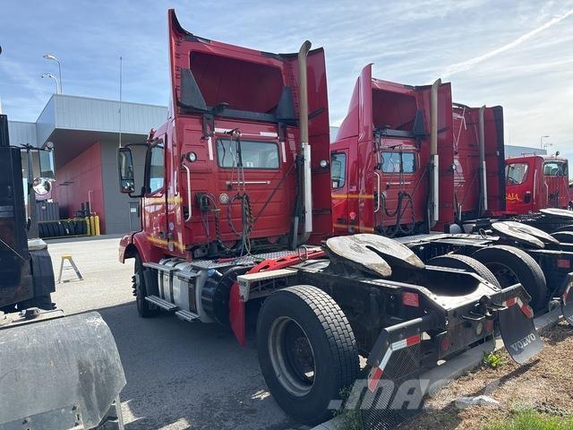 Volvo VNM42T Tractor Units