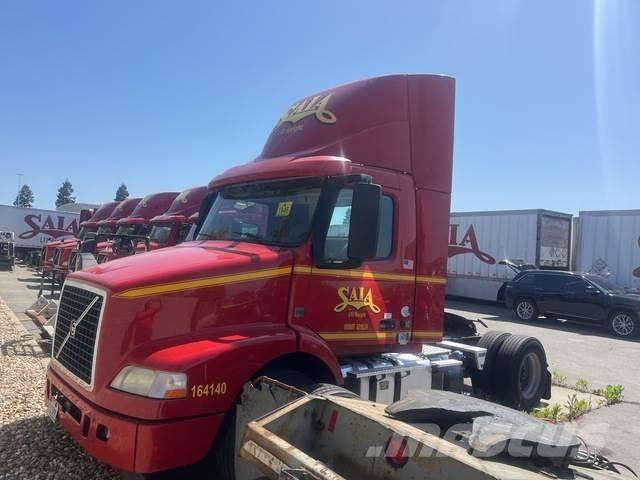 Volvo VNM42T Tractor Units